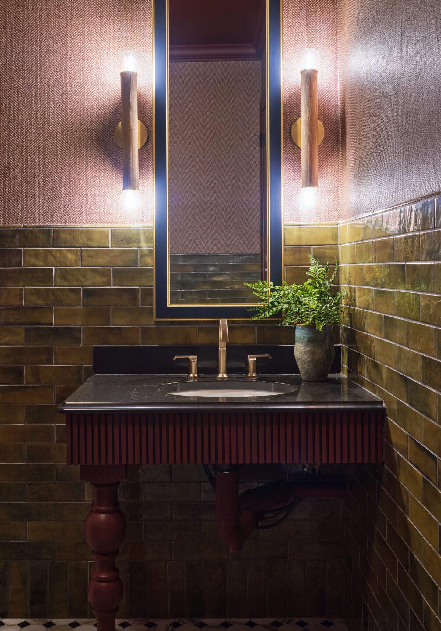2025-0709_fairmount_mens-restroom-0522 2